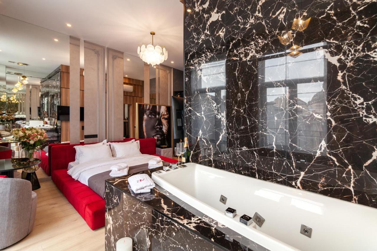 Aristo Jacuzzi Hotel Львів Екстер'єр фото