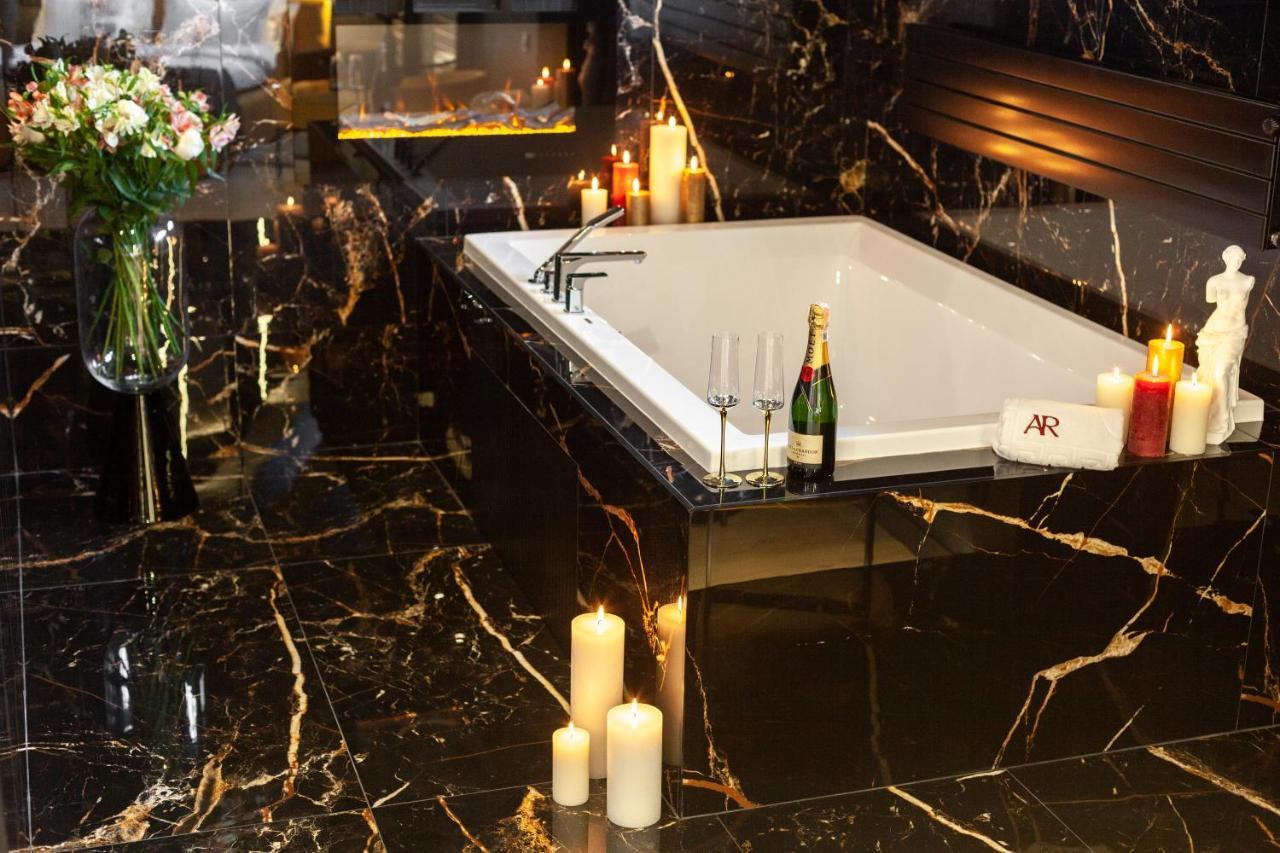 Aristo Jacuzzi Hotel Львів Екстер'єр фото