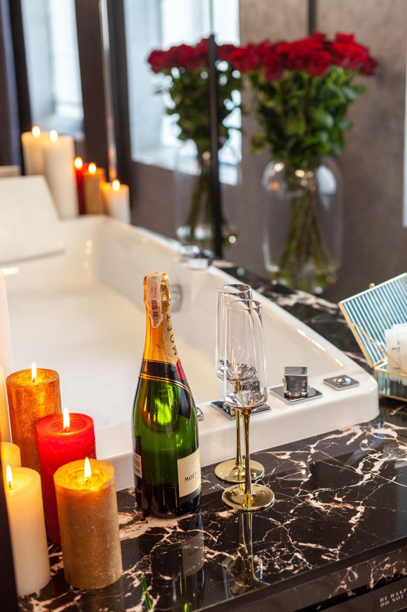 Aristo Jacuzzi Hotel Львів Екстер'єр фото