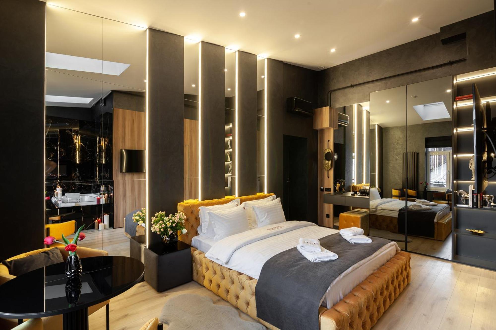 Aristo Jacuzzi Hotel Львів Екстер'єр фото